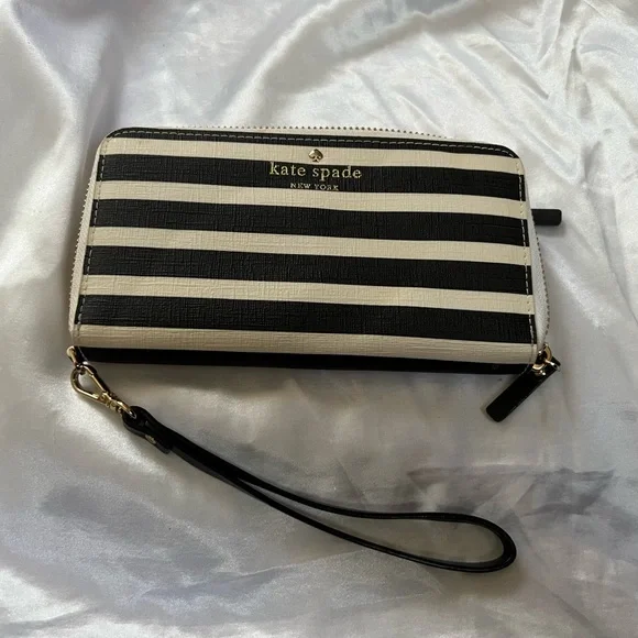 Kate Spade Black and Cream Storybook Wallet - Picture 1 of 3